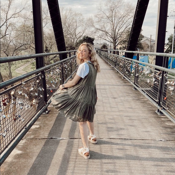 Green dress - Picture 8 of 12